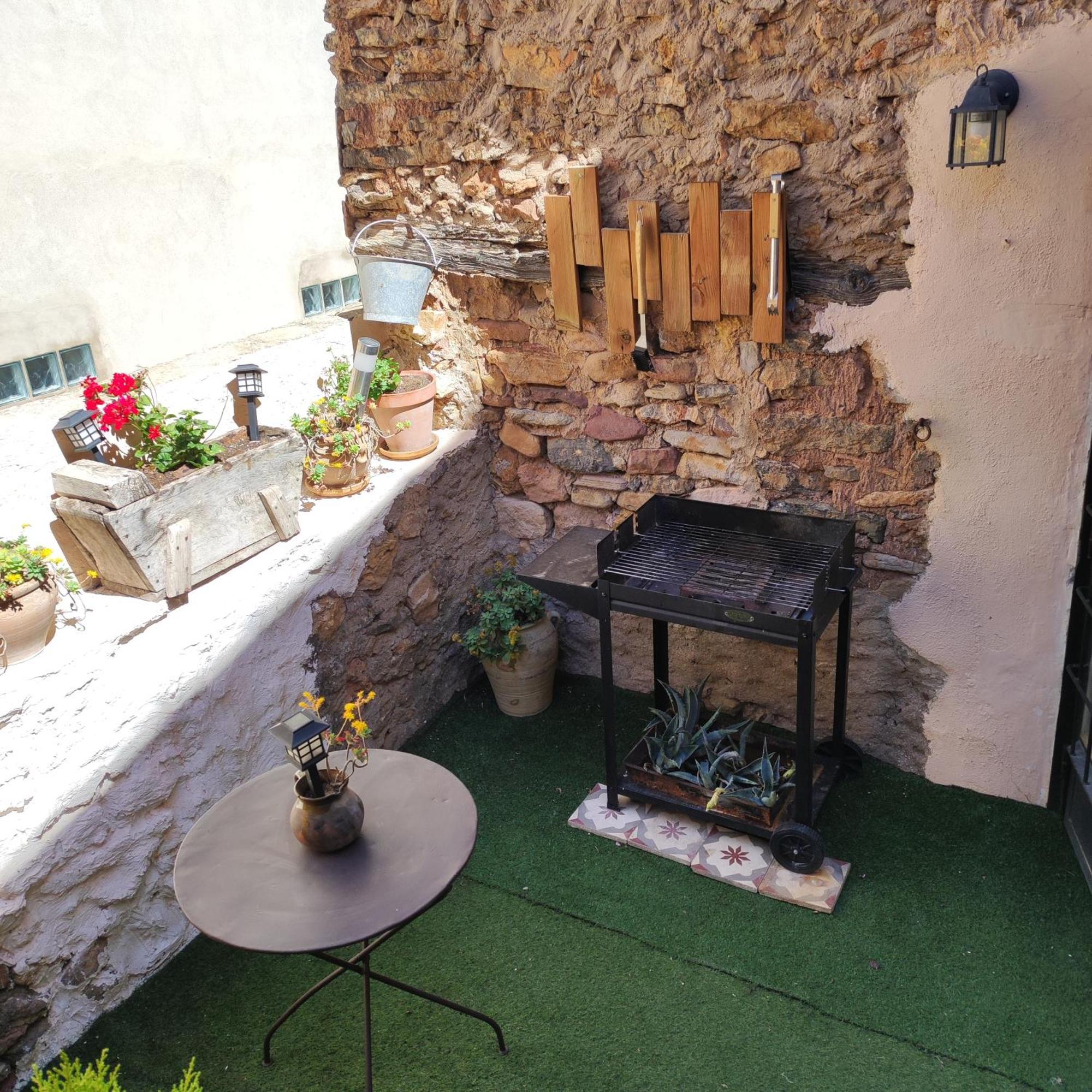 Alcoba Con Patio Del Siglo XIX Villa Villanueva de Viver Exterior photo